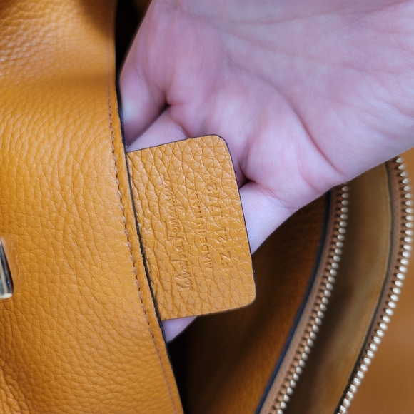 Salvatore Ferragamo The Studio Soft Bag Olivello - Picture 8 of 15